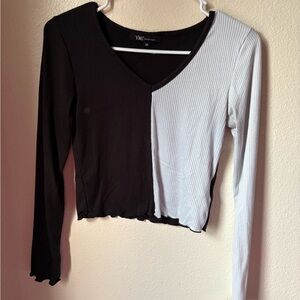 Women's Black and White Ribbed Top